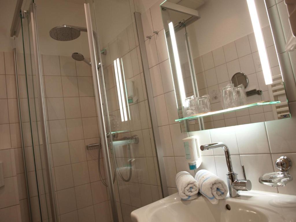 Hotel Ostfriesland Garni Норден Стая снимка